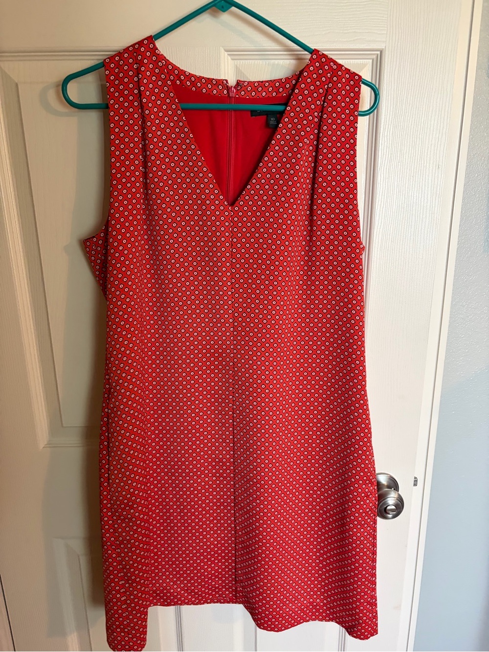 Banana Republic Red Patterned Sleeveless V-Neck Dress